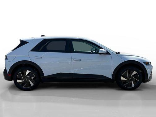 2025 Hyundai IONIQ 5 SE