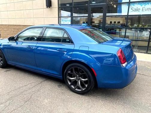 2022 Chrysler 300 Touring