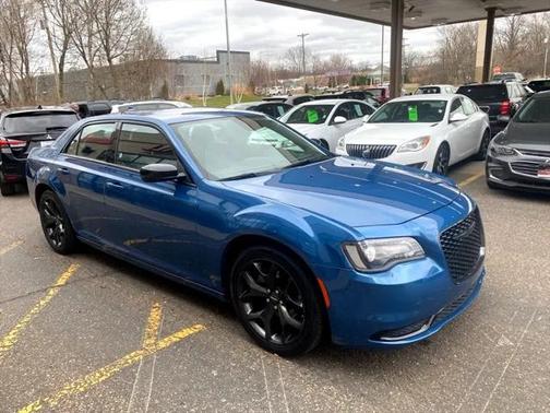 2022 Chrysler 300 Touring