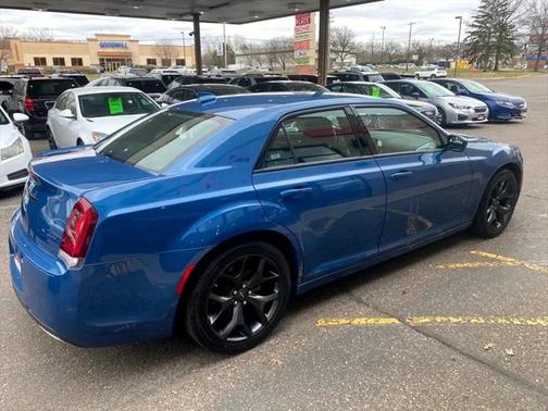 2022 Chrysler 300 Touring