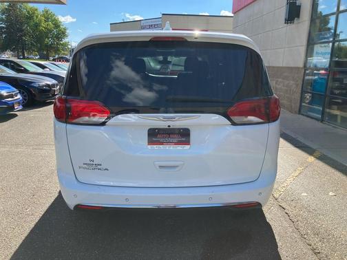 2018 Chrysler Pacifica Touring Plus