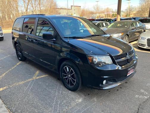Black Onyx Crystal Pearlcoat 2018 Dodge Grand Caravan GT