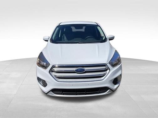 Oxford White 2019 Ford Escape SE