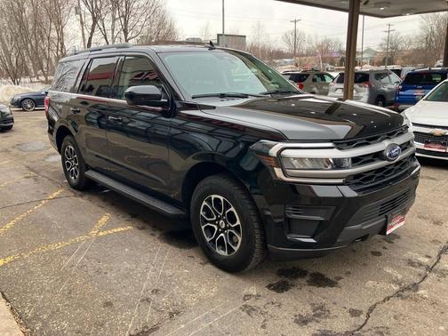 Agate Black Metallic 2022 Ford Expedition XLT