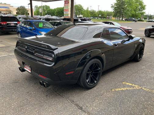 Pitch Black Clearcoat 2023 Dodge Challenger SRT Hellcat