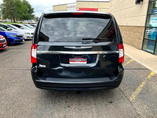 2014 Chrysler Town & Country S