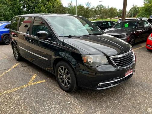 2014 Chrysler Town & Country S