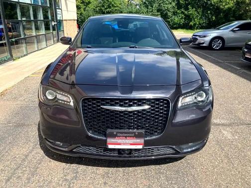 2018 Chrysler 300 S