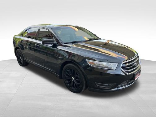Tuxedo Black Metallic 2014 Ford Taurus Limited