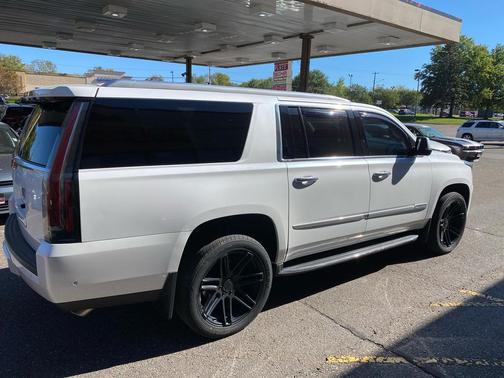 2019 Cadillac Escalade ESV Luxury