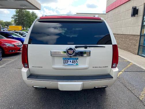 2013 Cadillac Escalade Platinum Edition