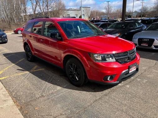Redline 2 Coat Pearl 2019 Dodge Journey SE