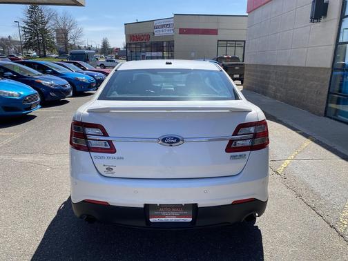 White Platinum Metallic Tri-Coat 2016 Ford Taurus SHO