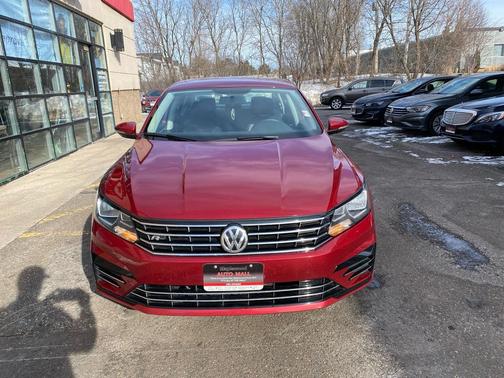 2018 Volkswagen Passat 2.0T R-Line