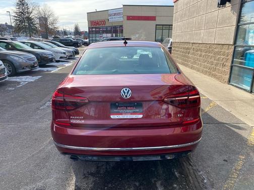 2018 Volkswagen Passat 2.0T R-Line