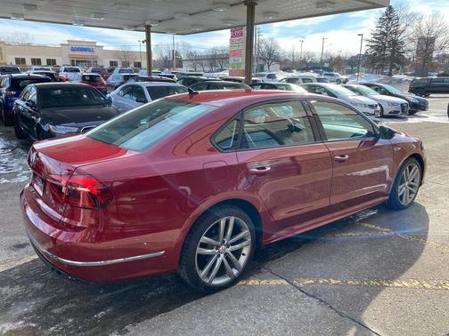 2018 Volkswagen Passat 2.0T R-Line