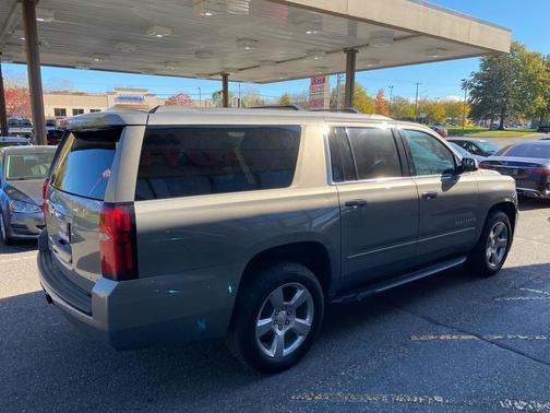 2017 Chevrolet Suburban LS