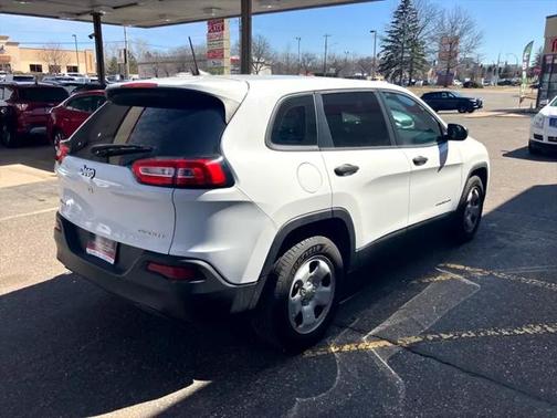 2016 Jeep Cherokee Sport