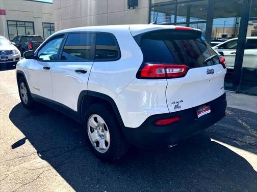 2016 Jeep Cherokee Sport