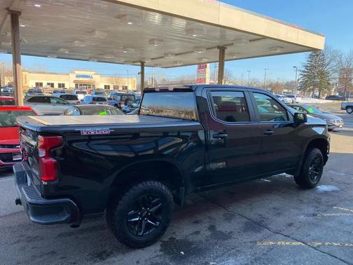 2022 Chevrolet Silverado 1500 Custom Trail Boss