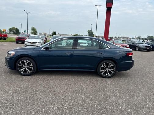 2022 Volkswagen Passat 2.0T SE