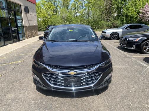 Dark Ash Metallic 2023 Chevrolet Malibu FWD 1LT