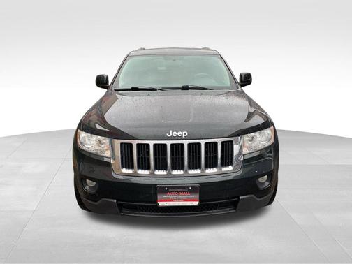 Black Forest Green Pearlcoat 2013 Jeep Grand Cherokee Laredo