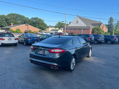 2016 Ford Fusion SE