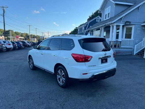 2019 Nissan Pathfinder S