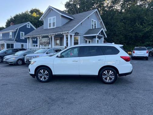 2019 Nissan Pathfinder S