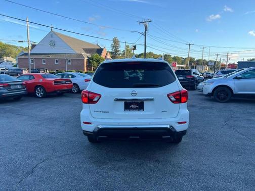 2019 Nissan Pathfinder S