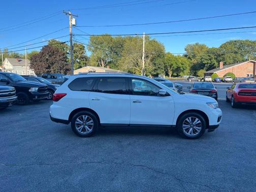 2019 Nissan Pathfinder S