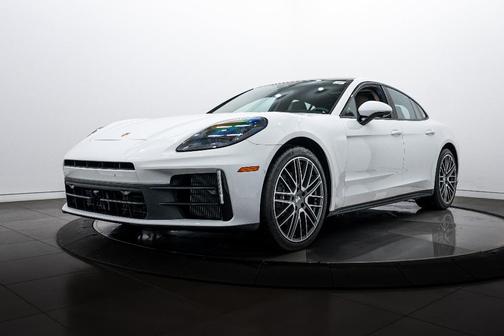 2026 Porsche Panamera 4