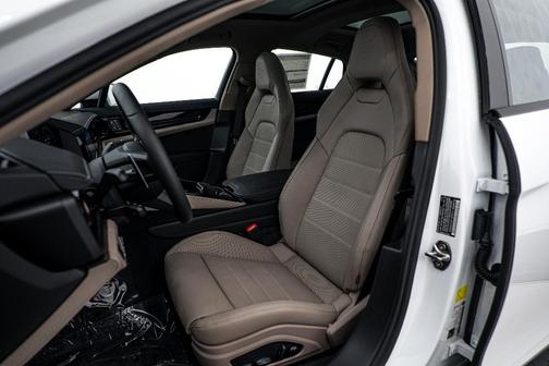 2026 Porsche Panamera 4