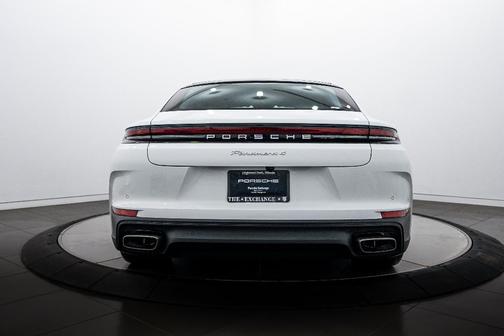 2026 Porsche Panamera 4