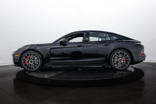 2026 Porsche Panamera Turbo
