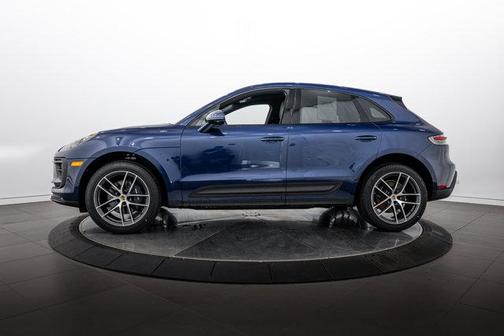 Gentian Blue Metallic 2026 Porsche Macan