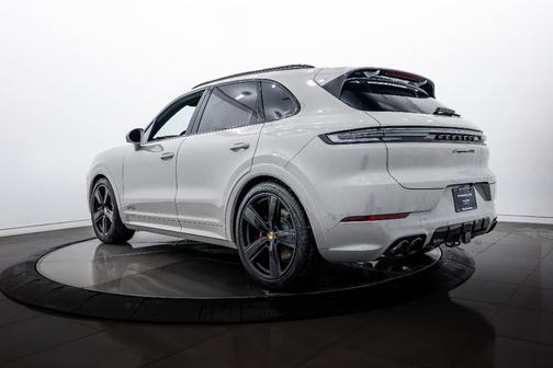 2026 Porsche Cayenne GTS