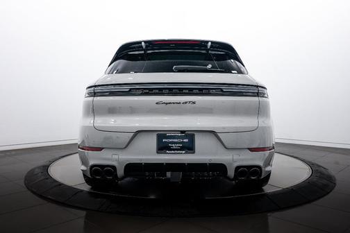 2026 Porsche Cayenne GTS