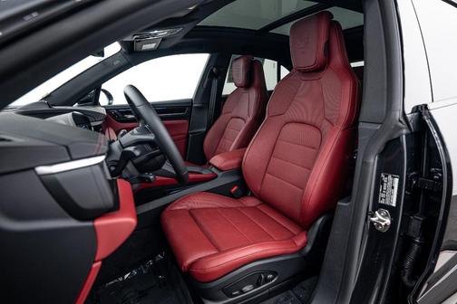 2025 Porsche Macan 4S