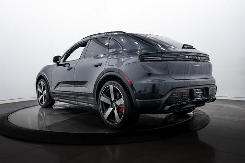 2025 Porsche Macan 4S