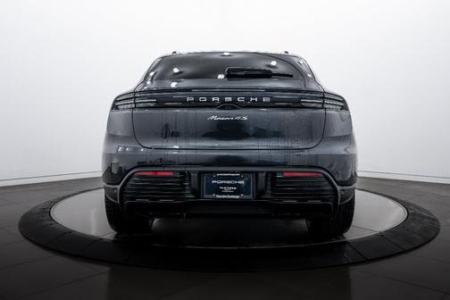 2025 Porsche Macan 4S