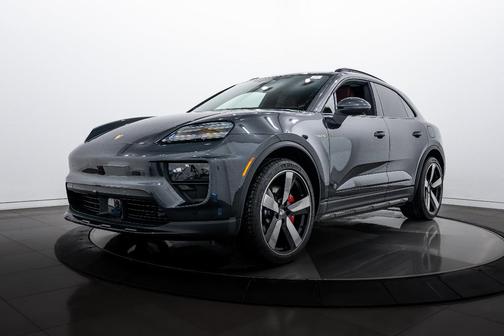 2025 Porsche Macan 4S