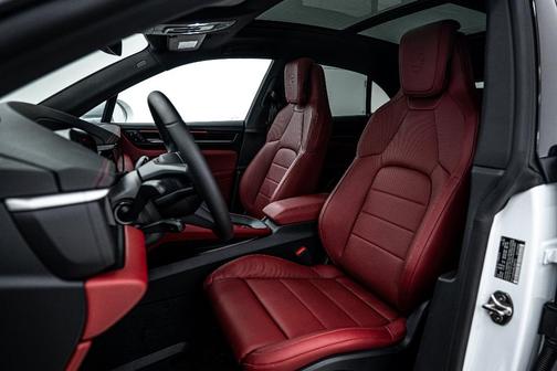2024 Porsche Macan Electric 4