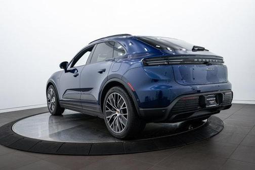 2025 Porsche Macan 4