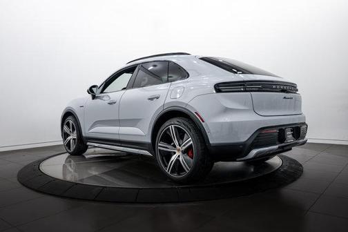 2025 Porsche Macan 4S