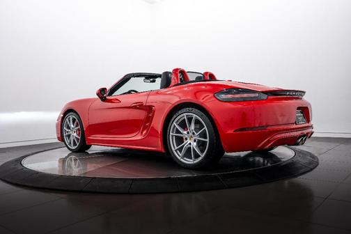 2025 Porsche 718 Boxster S