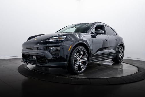 2025 Porsche Macan 4S