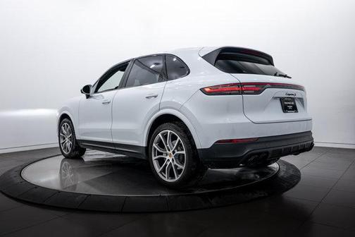 2023 Porsche Cayenne S Platinum Edition