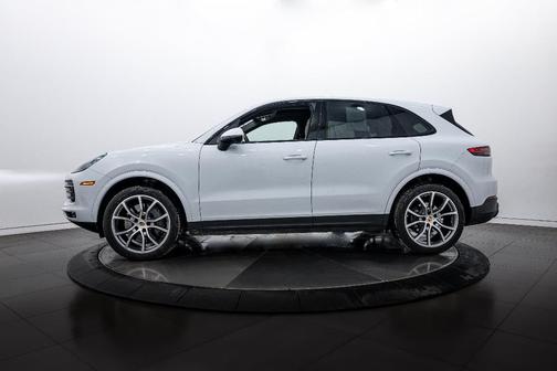 2023 Porsche Cayenne S Platinum Edition